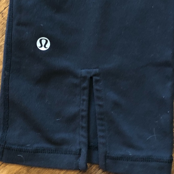 Lululemon Ladies Crop - Picture 4 of 5
